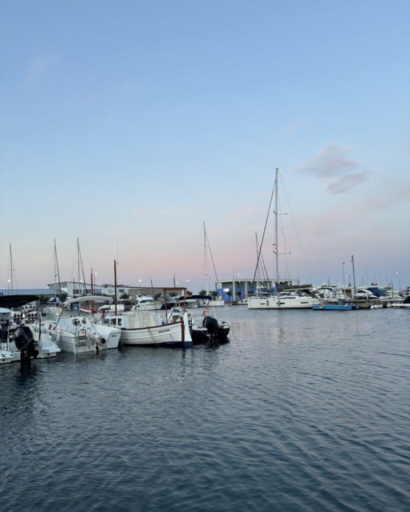Vaixell MarMaku en ruta per la Costa Brava