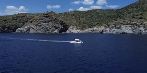 Vaixell privat a la costa brava